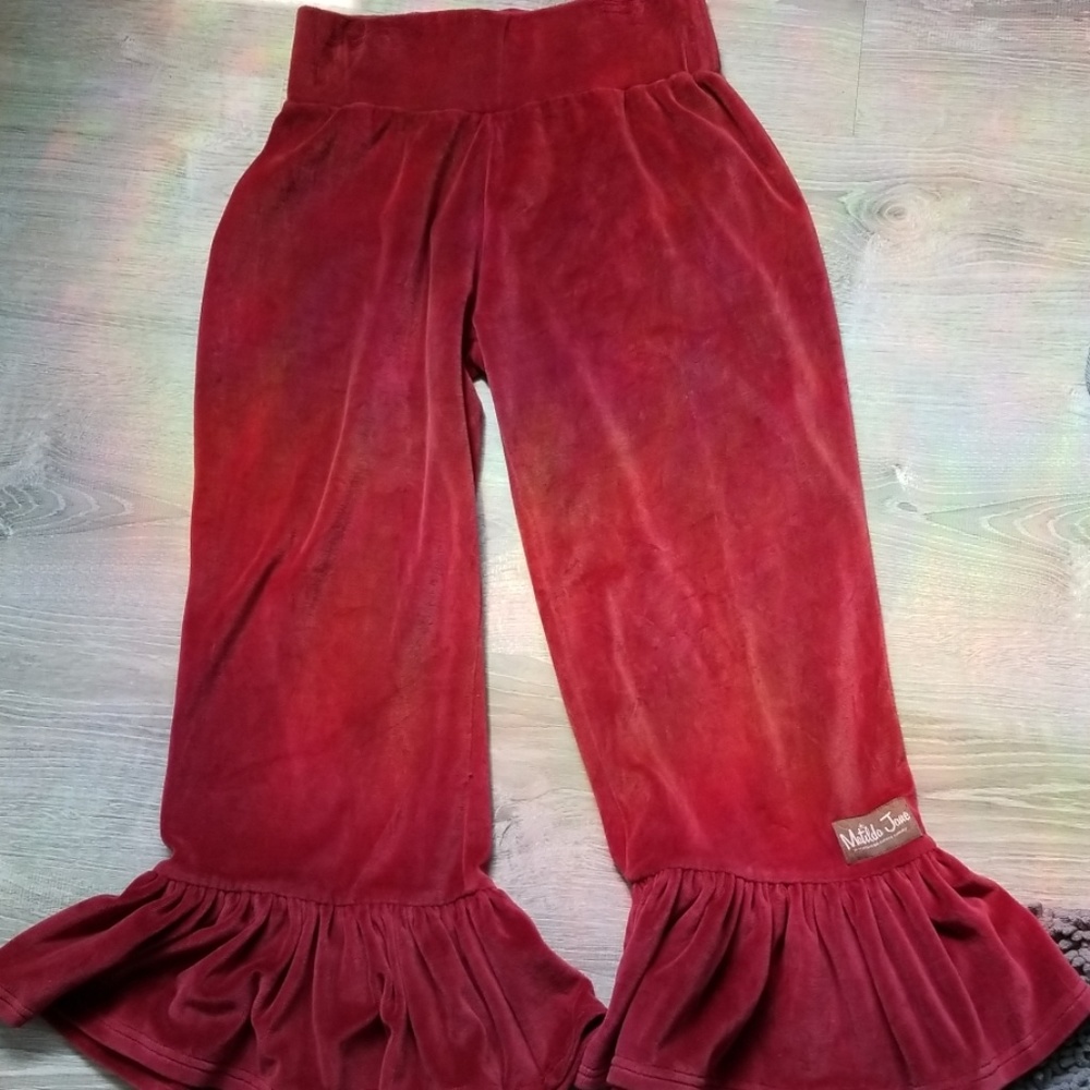 Adorable Matilda Jane ruffle pants.